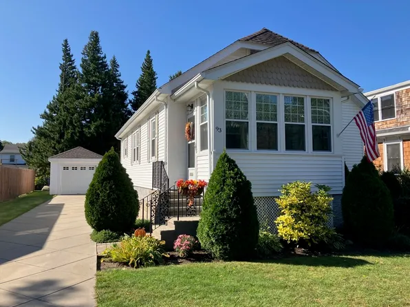 93 Crown Ave, Riverside, RI 02915
