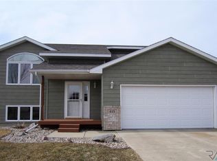 415 Arlene Ave, Harrisburg, SD 57032