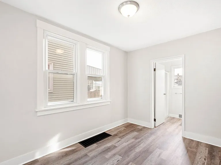 1627 Merchant St — Photo 17