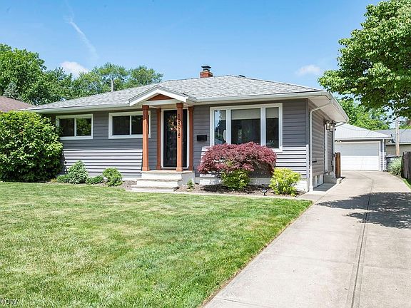 2nd image of 18018 Fairway Dr