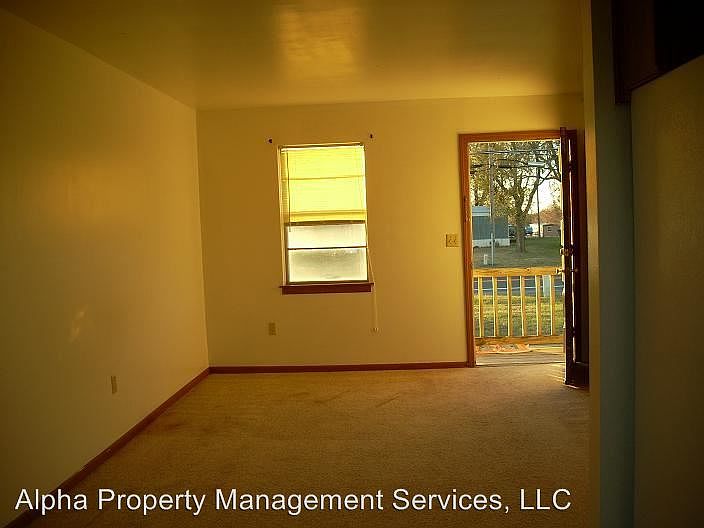 2nd image of 237 SE 13 Hwy APT 2