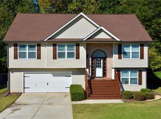 359 E Searchlight Dr, Winder, GA 30680