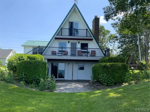 10639 Lakeshore Rd, Lyndonville, NY 14098
