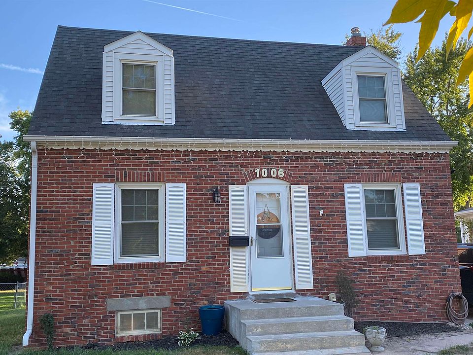 1st image of 1006 W 22nd St
