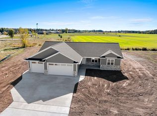 7409 Ridgeway Ct, Manitowoc, WI 54220