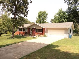 913 Peterson Rd, Neosho, MO 64850