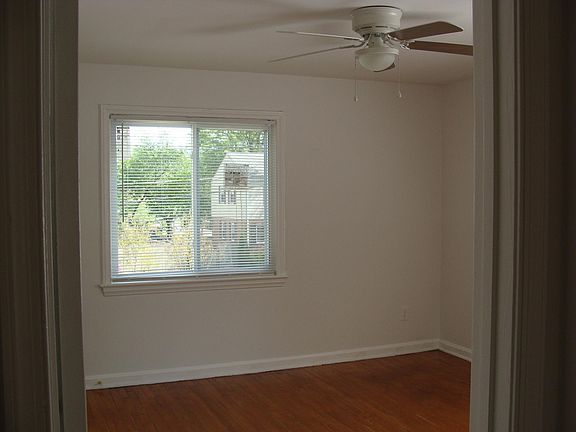 3rd image of 5644 Fenwick Dr