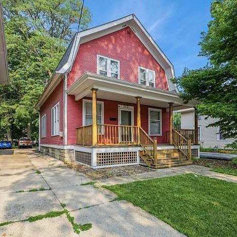 1st image of 208-210-212 Blackhawk St #212