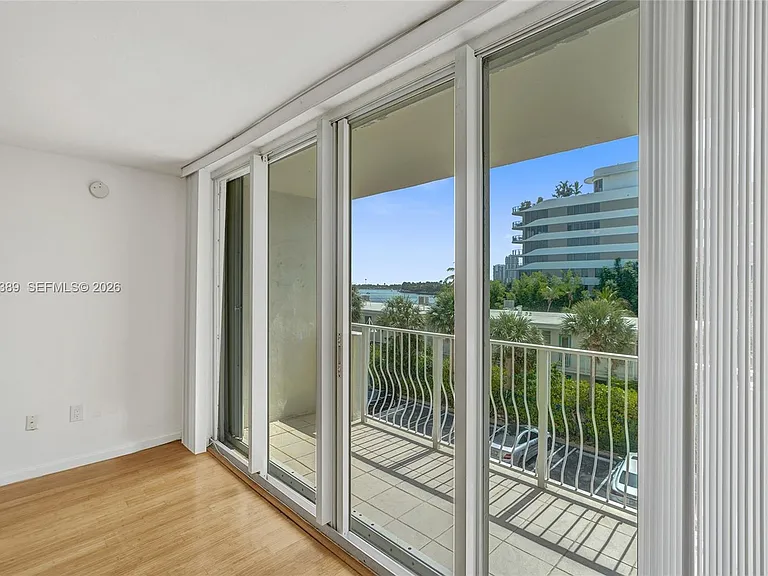 10350 W Bay Harbor Dr #3G — Photo 7
