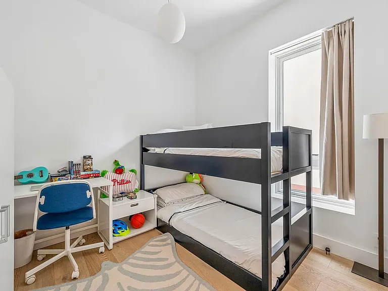 415 Degraw St #B — Photo 8