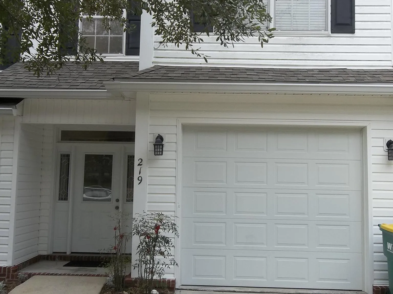 3 bed, 2.5 bath, 1522 sqft, $2,050 — Photo 2