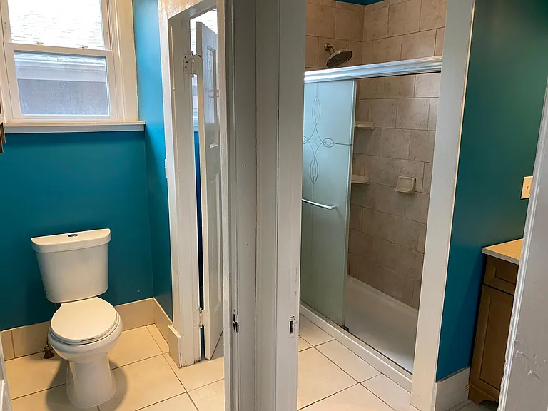 2nd Floor bath!