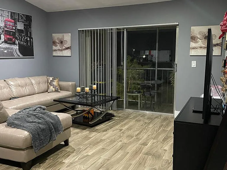 9997 Three Lakes Cir — Photo 8