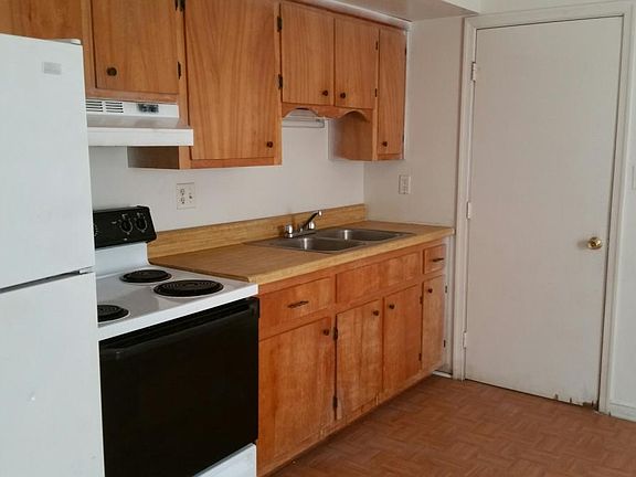 3rd image of 659 Pegram St