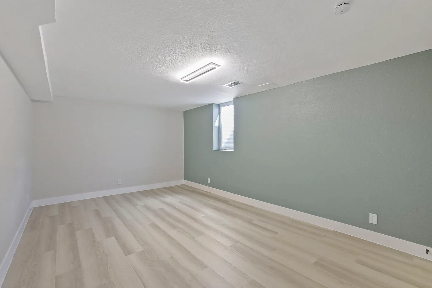 2 bed, 1500 sqft, $1,975 — Photo 4