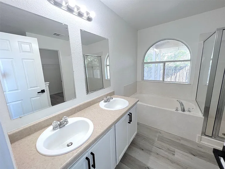 2725 Summerwalk Pl — Photo 17