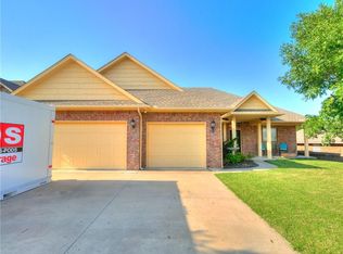 11537 Hampton Dr, Midwest City, OK 73130