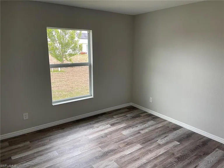 3222 Santa Barbara Blvd N — Photo 10
