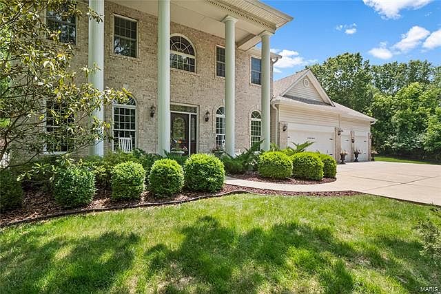 1st image of 556 Eagles Nest Ct