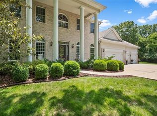 556 Eagles Nest Ct, Ballwin, MO 63011