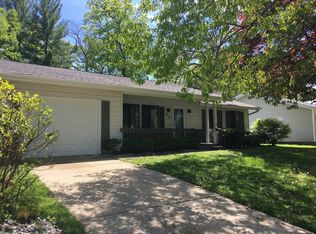 918 N Oakwood Dr, McHenry, IL 60050