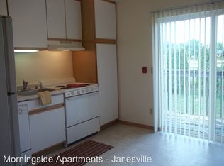 2033 Green Valley Dr, Janesville, WI 53546