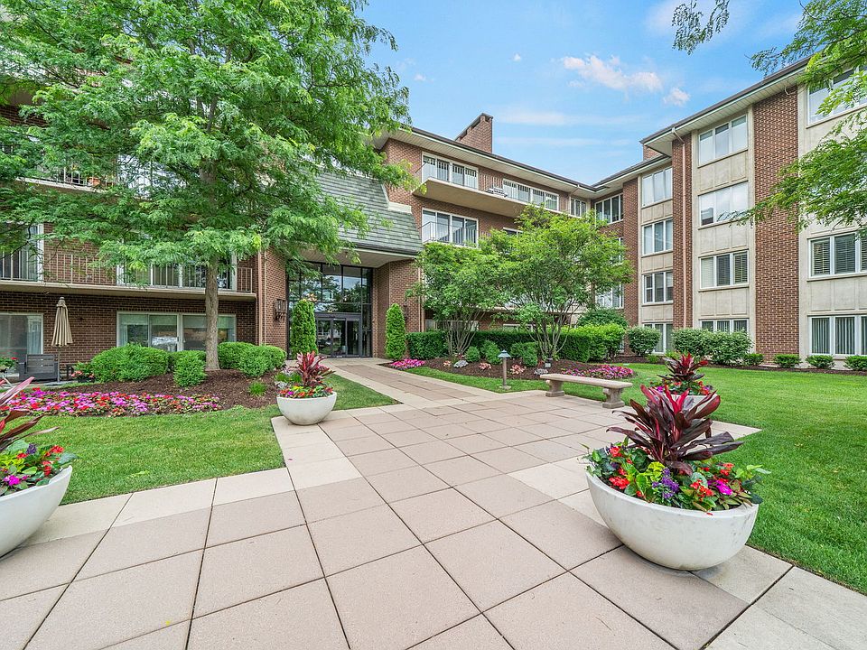 1st image of 5 Oak Brook Club Dr APT P1n