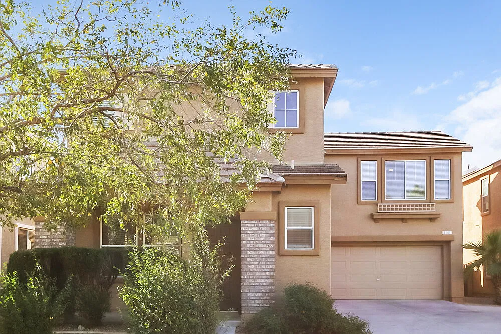 3 bed, 2.5 bath, 2031 sqft, $2,185 — Photo 1