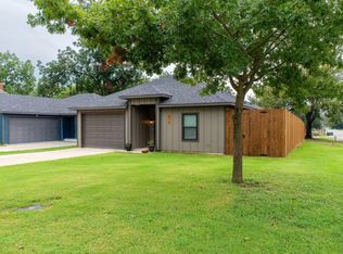 634 W Owings St, Denison, TX 75021