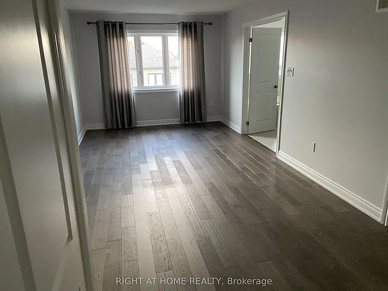 214 Cranbrook Cres — Photo 14
