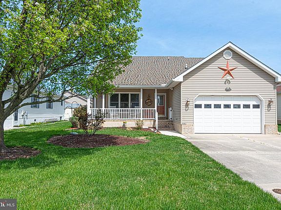 2nd image of 36835 W Pond Cir