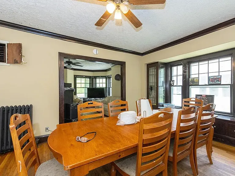 2460 Euclid Heights Blvd #1 — Photo 2