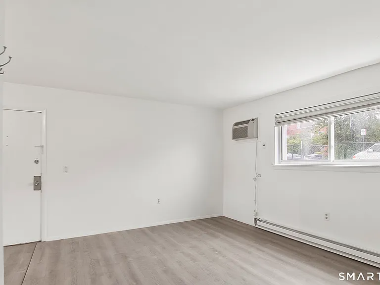 36 Woodbury Ave #2A — Photo 6