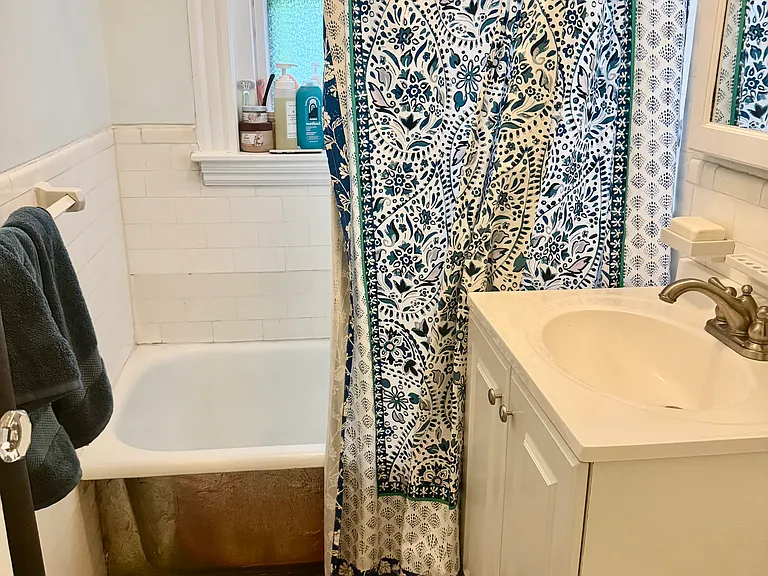 38 Linnaean St #3 — Photo 9