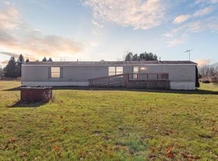 11230 E Pakes Rd, Crystal, MI 48818