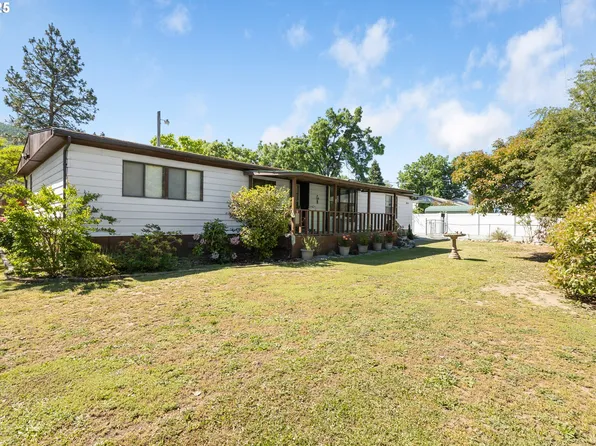 1146 Laura St, Myrtle Creek, OR 97457