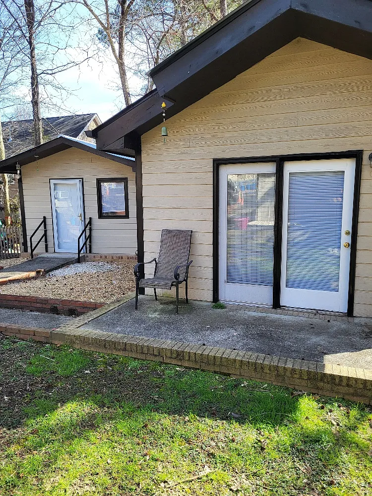 1 bed, 650 sqft, $1,200 — Photo 1