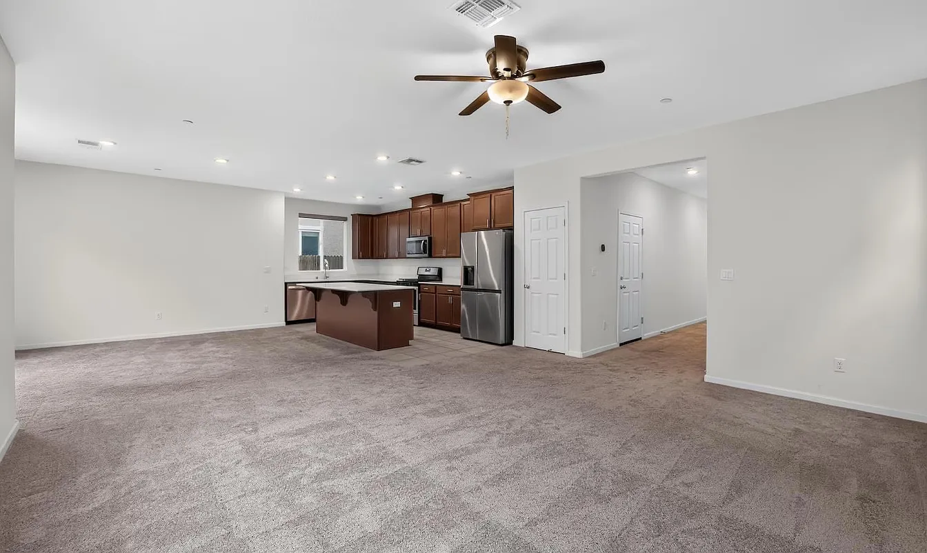 4 bed, 2102 sqft, $3,195 — Photo 2