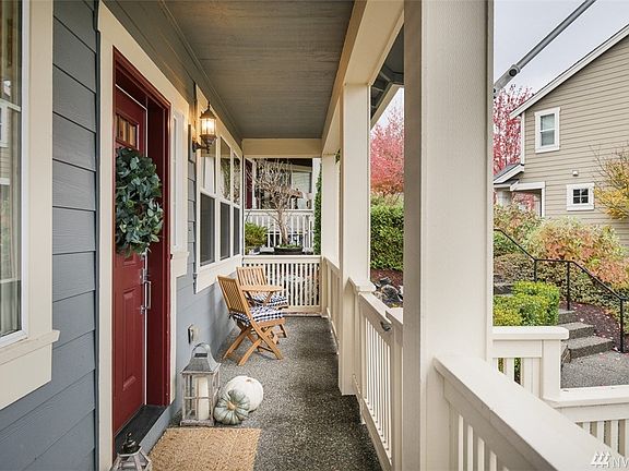 4th image of 2481 28th Pl NE