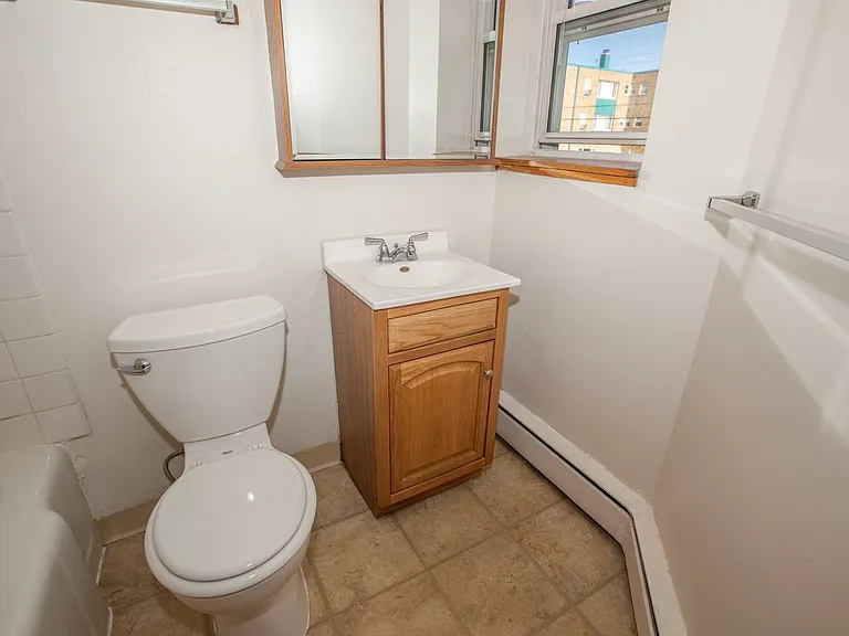 3431 Dupont Ave S — Photo 18