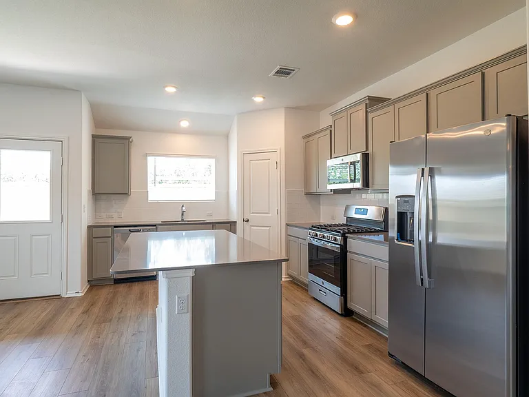 702 Silver Springs Bnd — Photo 22