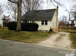 5 Kirkup St, Bay Shore, NY 11706