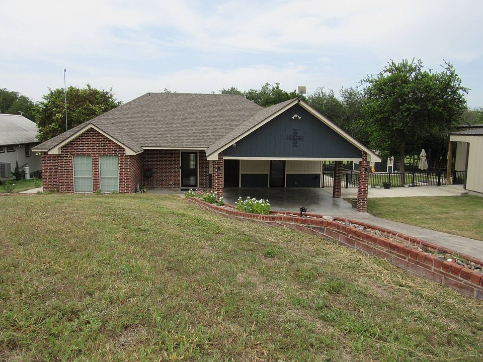 1st image of 140 Lake Country Dr