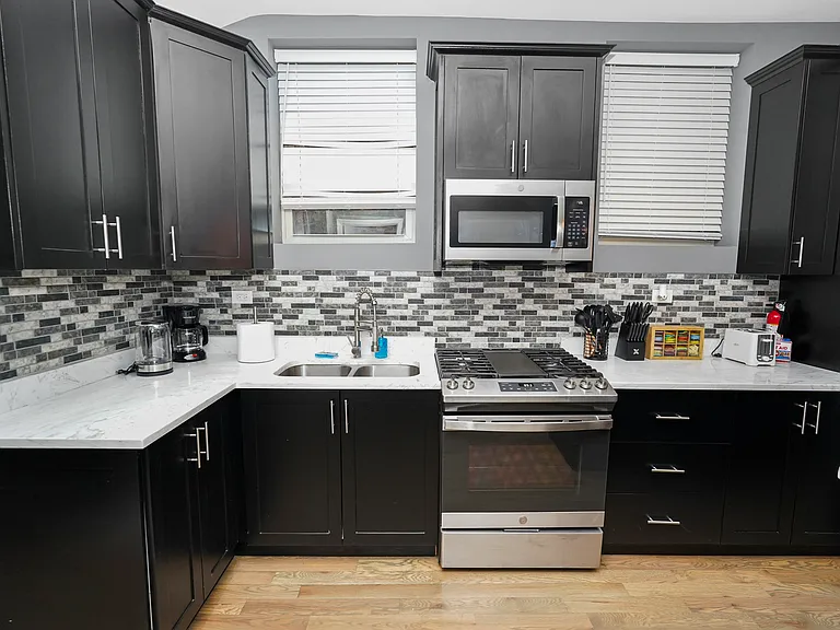 321 S Richmond St #2 — Photo 9