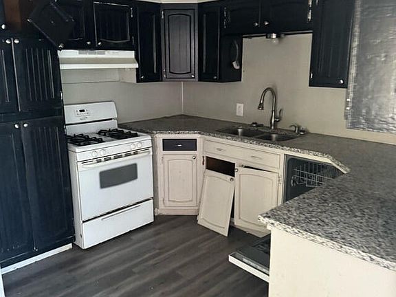 2nd image of 1721 Michael St