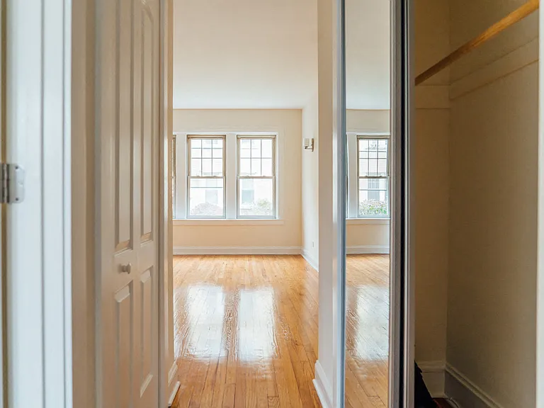 5054-5064 N Wolcott Ave — Photo 15