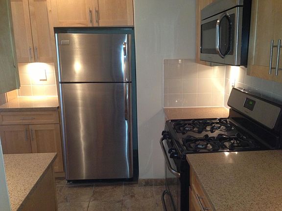 2nd image of 10319 Queens Blvd