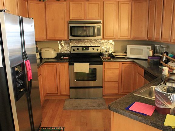 5th image of 3490 Cherry Ln Unit D