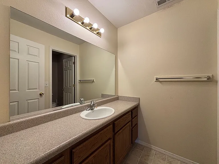 835 Forestglen Dr #6H — Photo 18