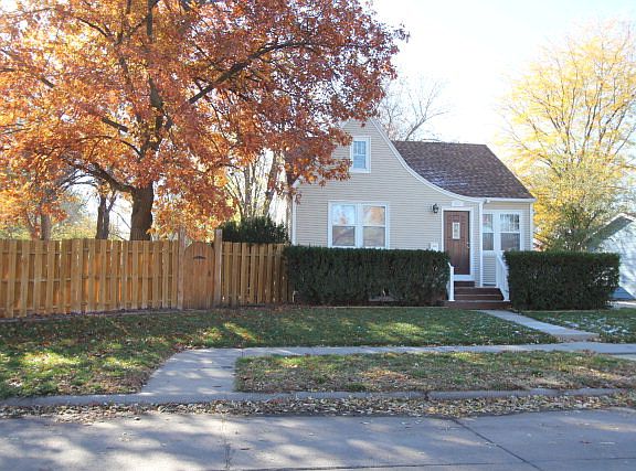 2nd image of 525 E Ashton Ave